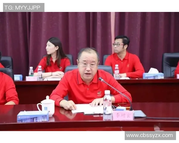 重庆足球队与广州足球队赛后复盘团队协作的成功与不足分析